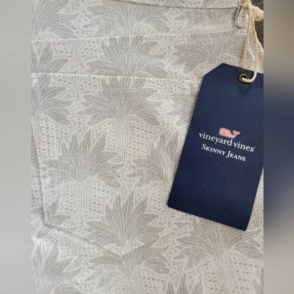 NWT Vineyard Vines Womens Flower Eyelet Printed Gray/White Denim Skinny Jeans - Picture 8 of 13